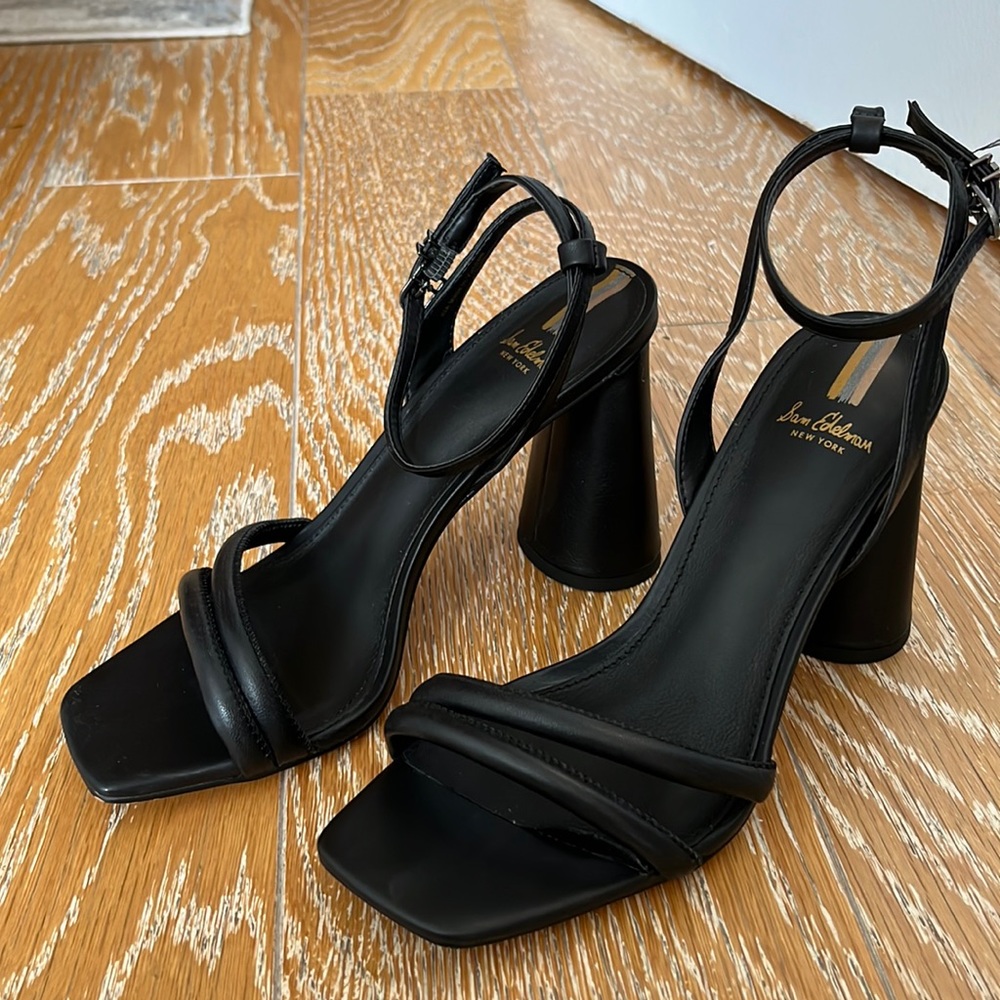 Nearly new Sam Edelman Kia Block Heel Sandal in Black.